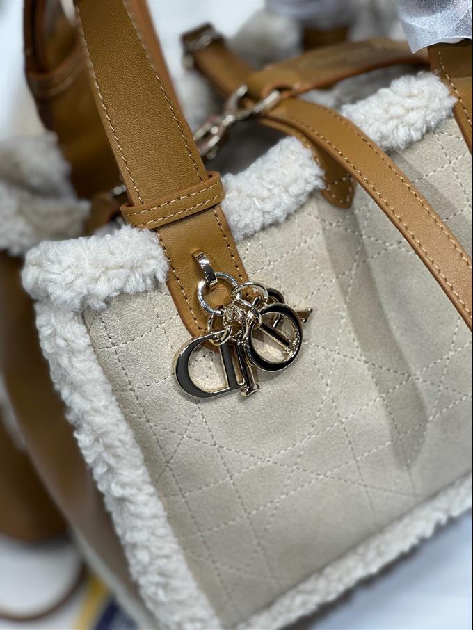 2025228Y900P21277631