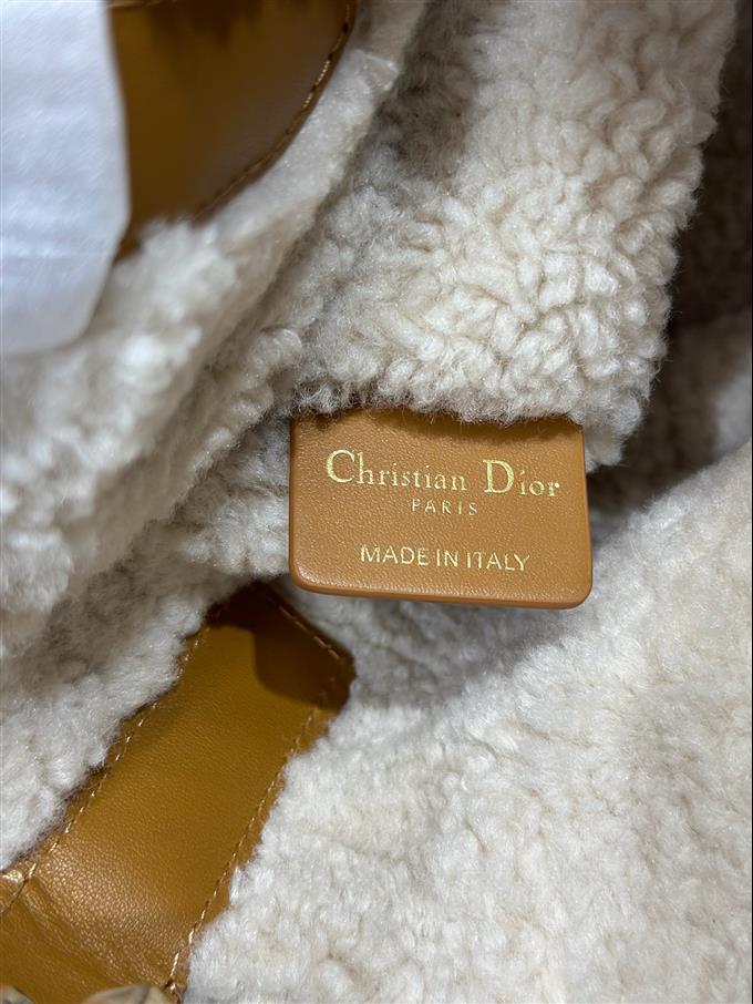 2025228Y900P21277678