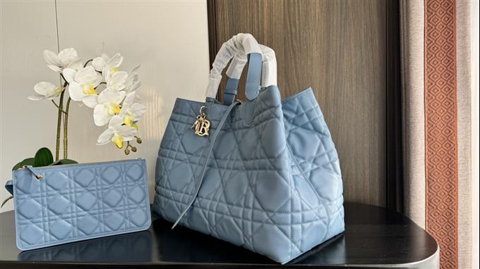 2025228Y900P21277709