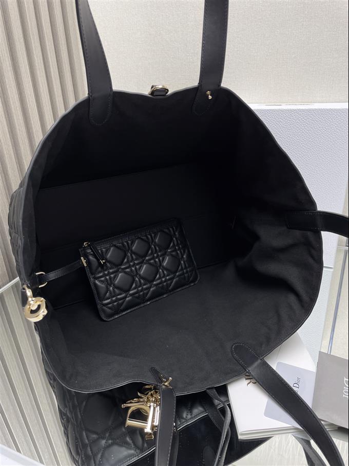 2025228Y930P212710384