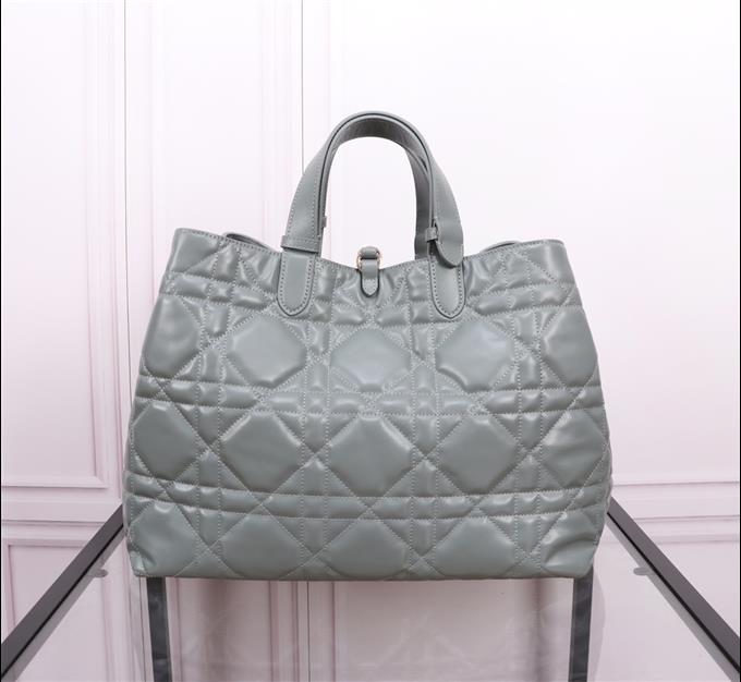 2025228Y930P212711442