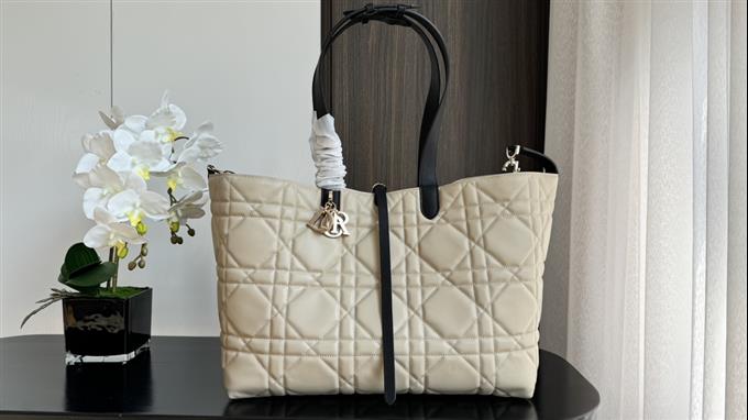 2025228Y930P212711776