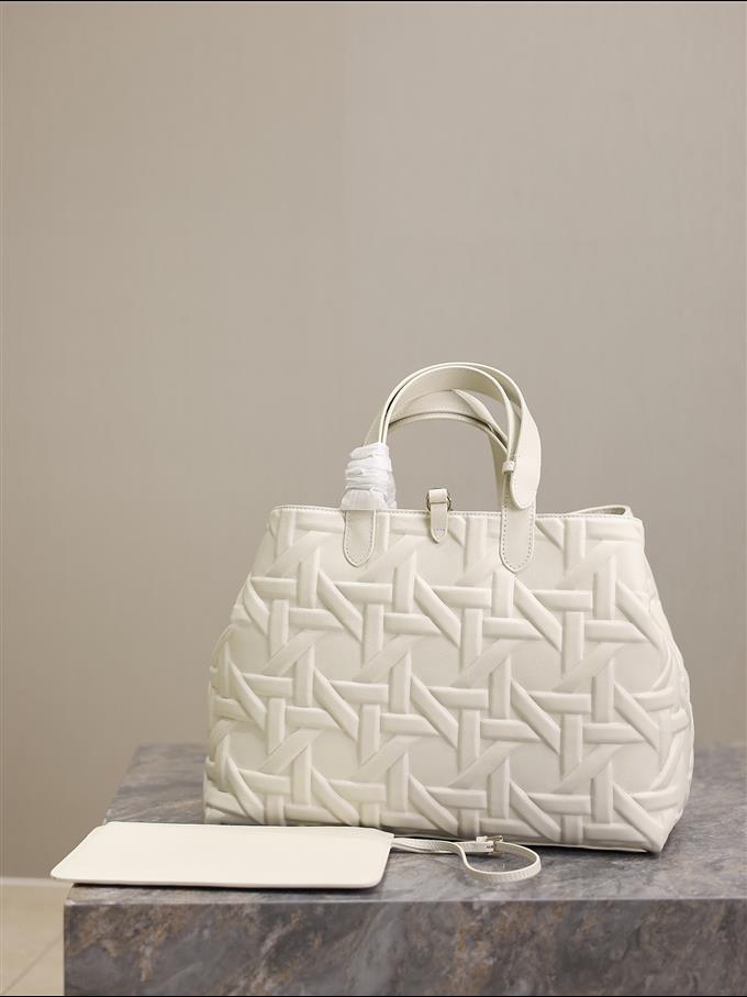 2025228Y930P21277913