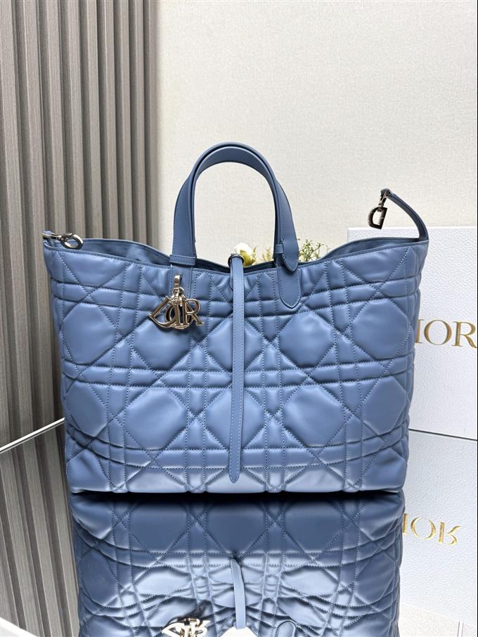 2025228Y930P21279644