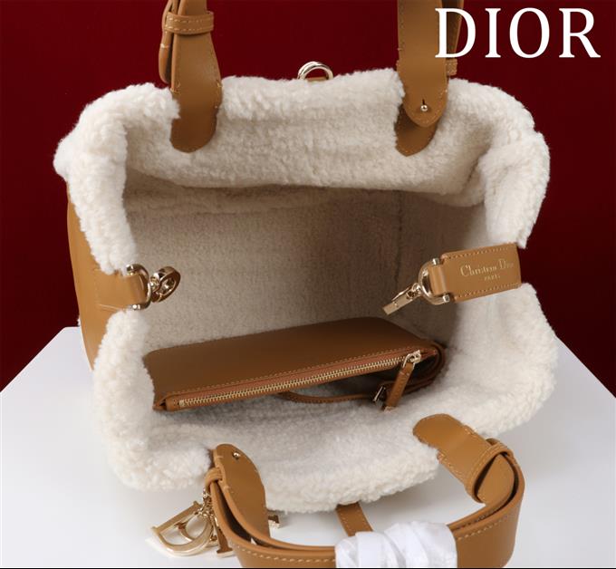 2025228Y950P212711900