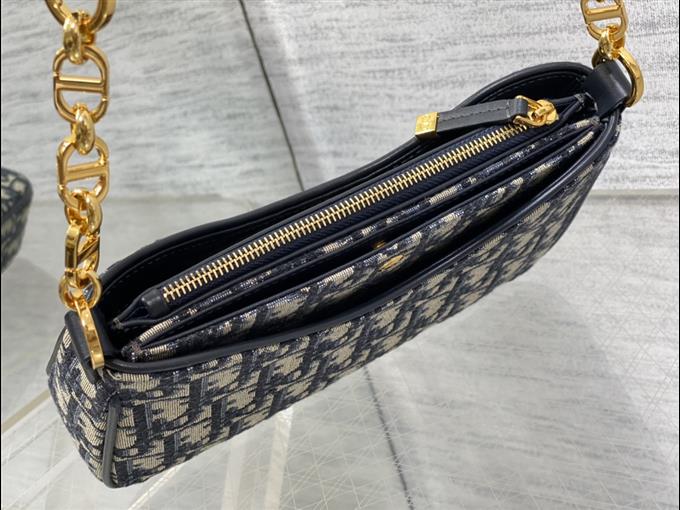 2025228Y550P203557490