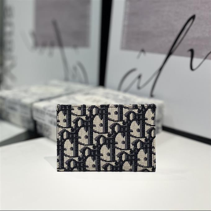 2025228Y150P203552253