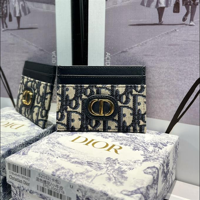 2025228Y150P203552379