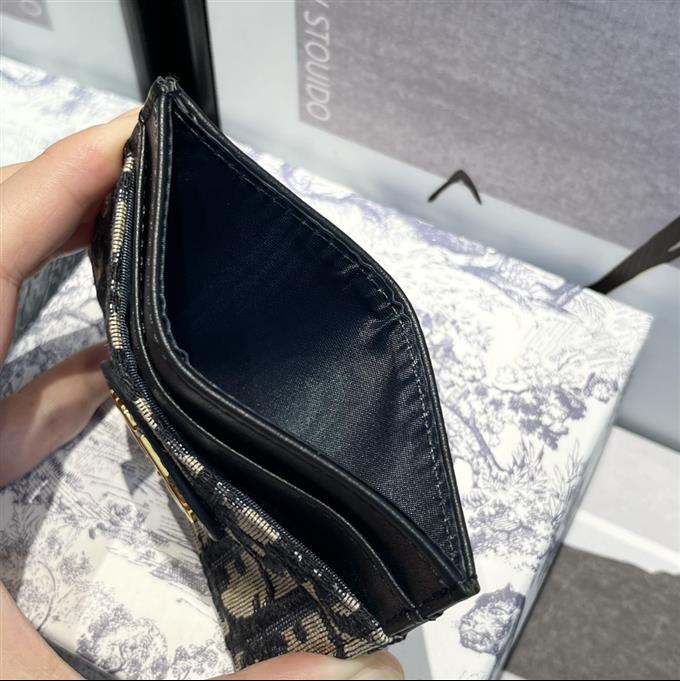 2025228Y150P203552457