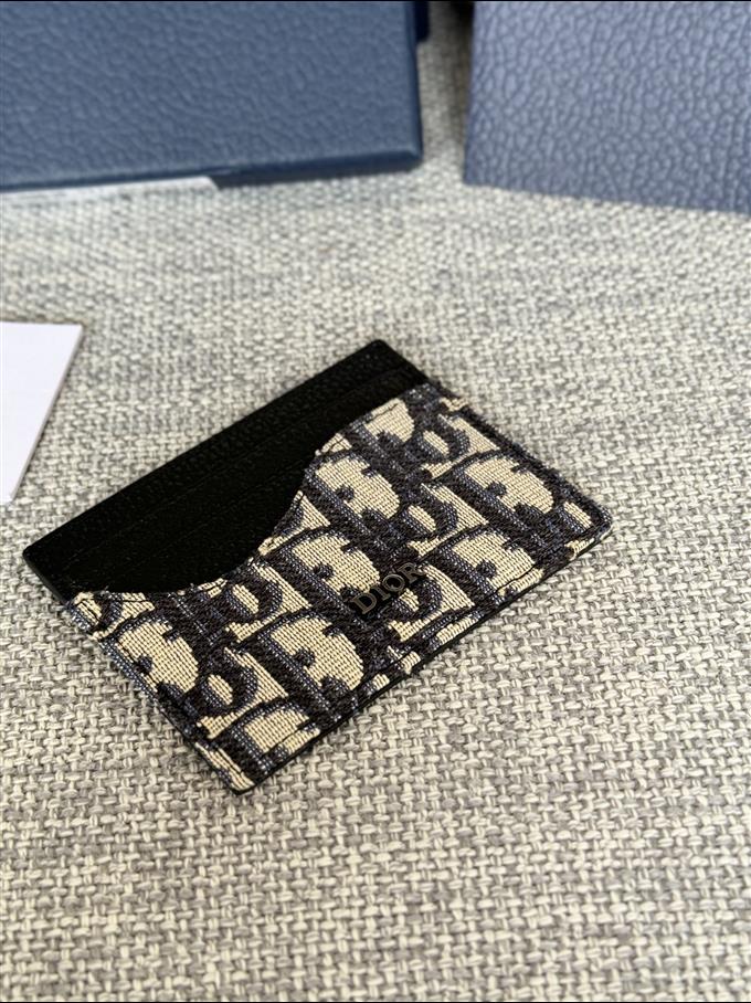 2025228Y170P20353513