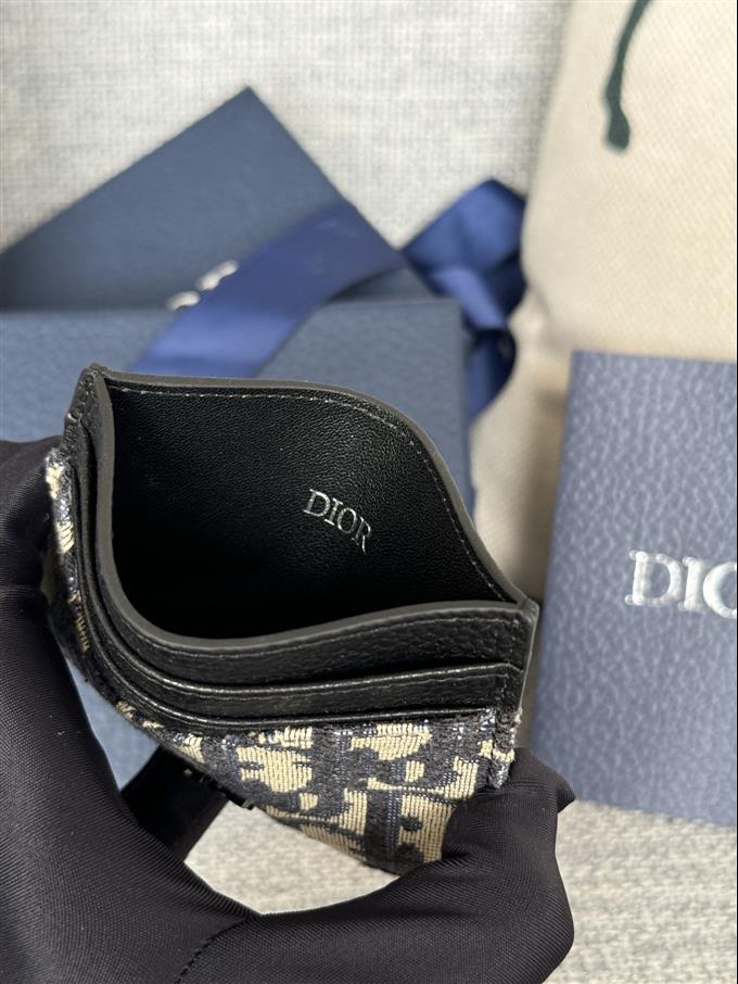 2025228Y170P20353561