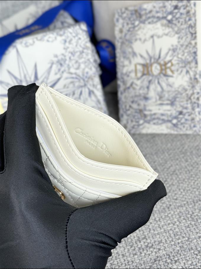 2025228Y180P203535622