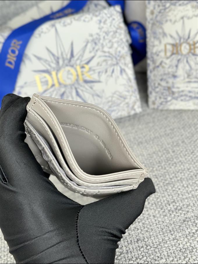 2025228Y180P203536201