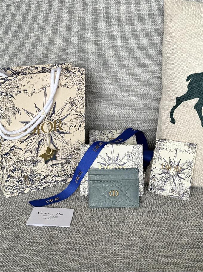 2025228Y180P203537211