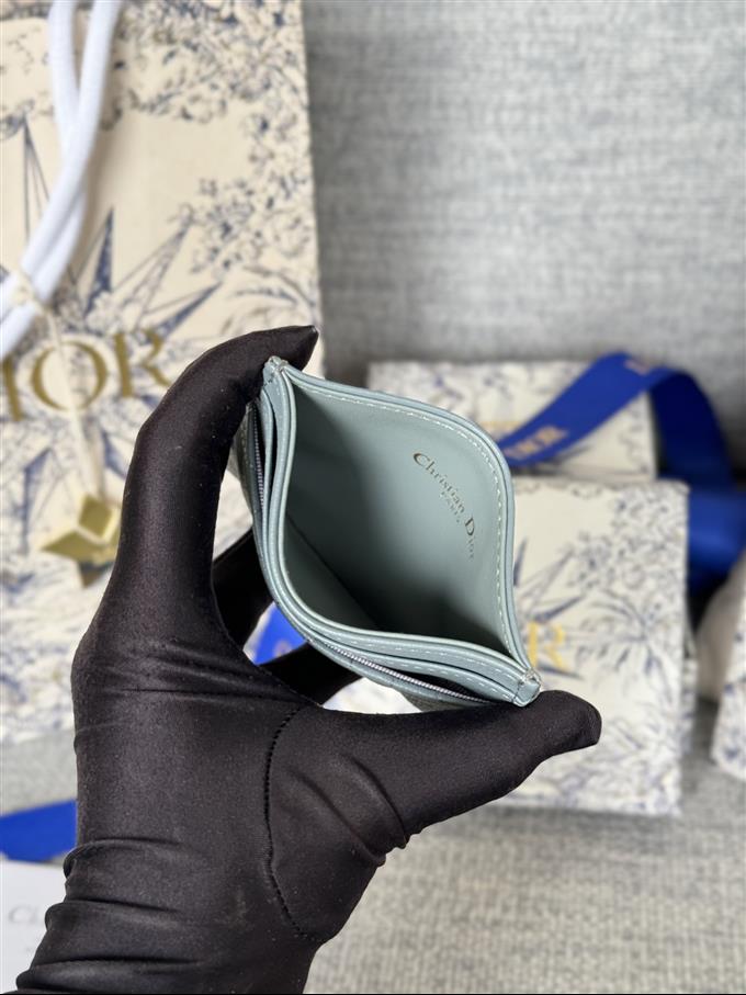 2025228Y180P203537304