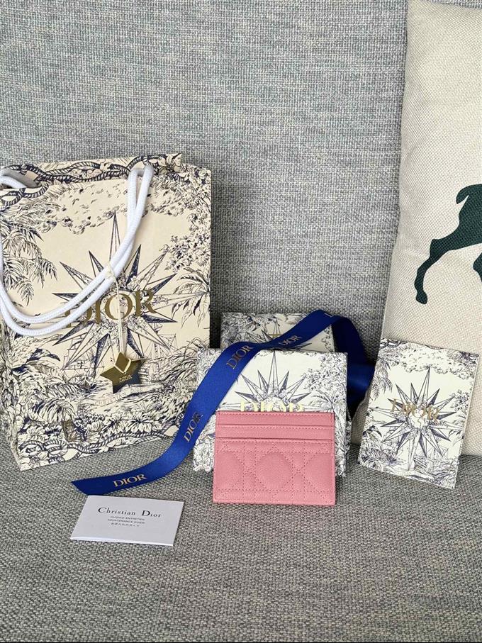 2025228Y180P203538220