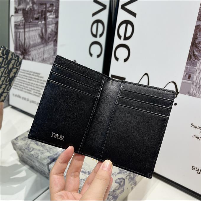 2025228Y180P203555916