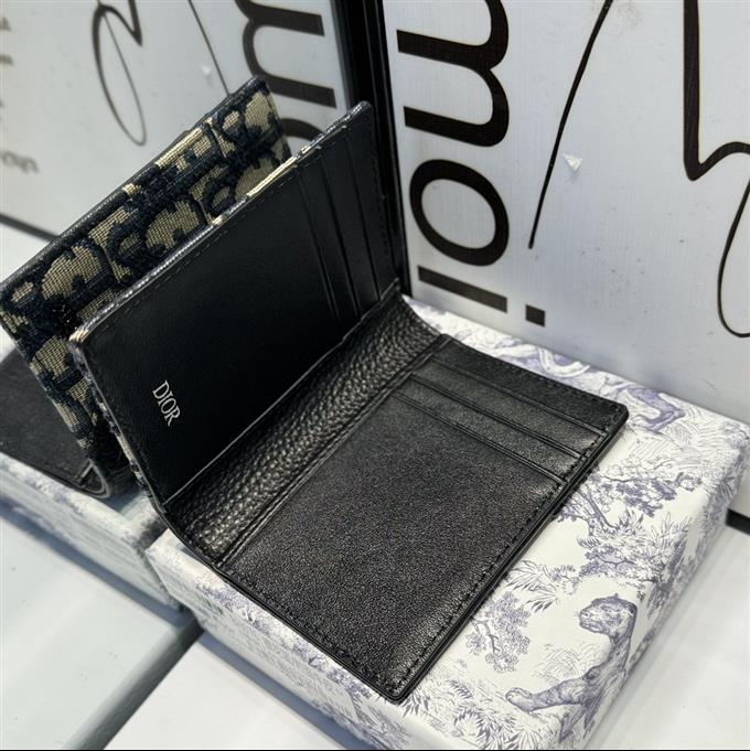 2025228Y180P203556103