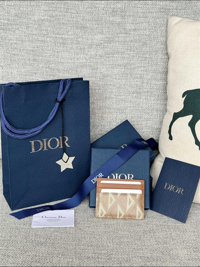 2025228Y180P203659724