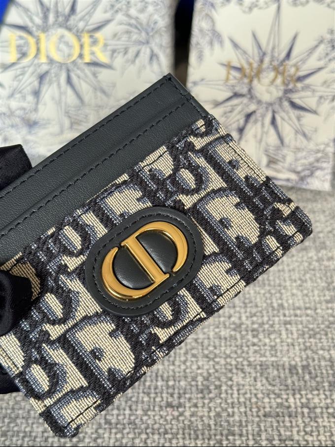 2025228Y190P203540384