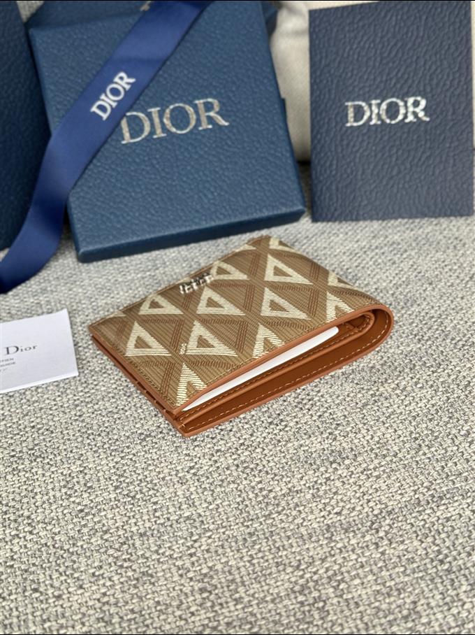 2025228Y210P182053705