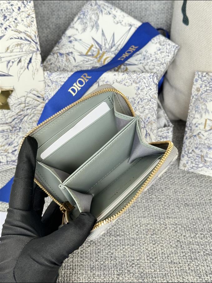 2025228Y220P182113590