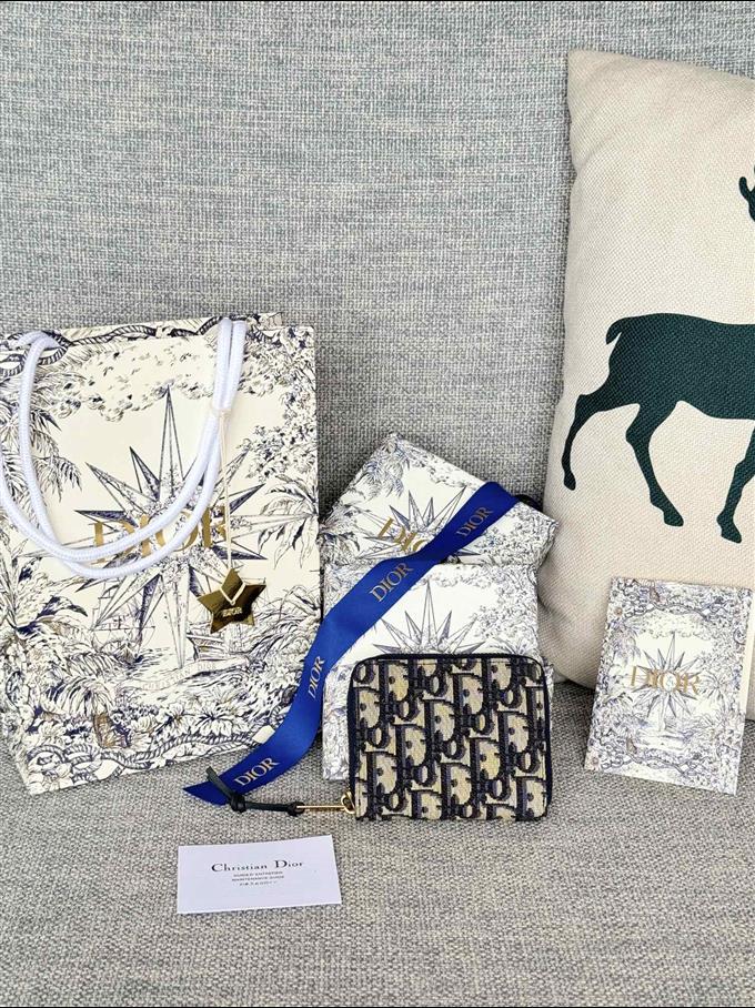 2025228Y220P182117772