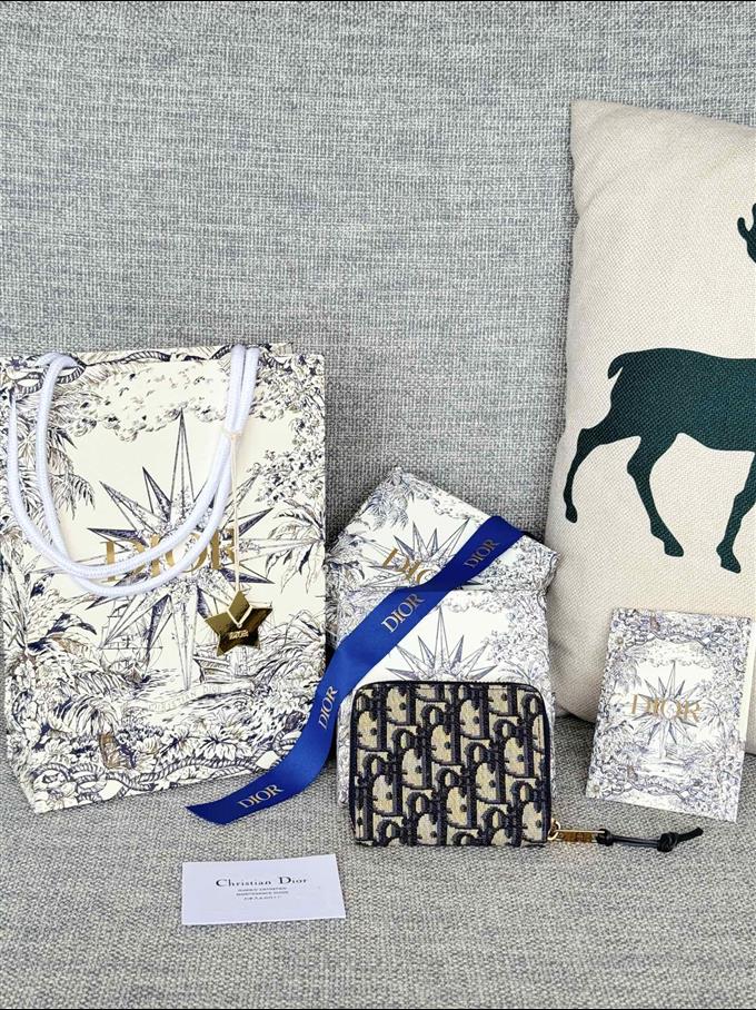 2025228Y220P182117783