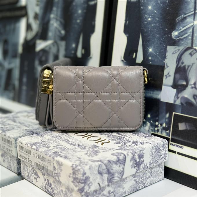 2025228Y220P203556558