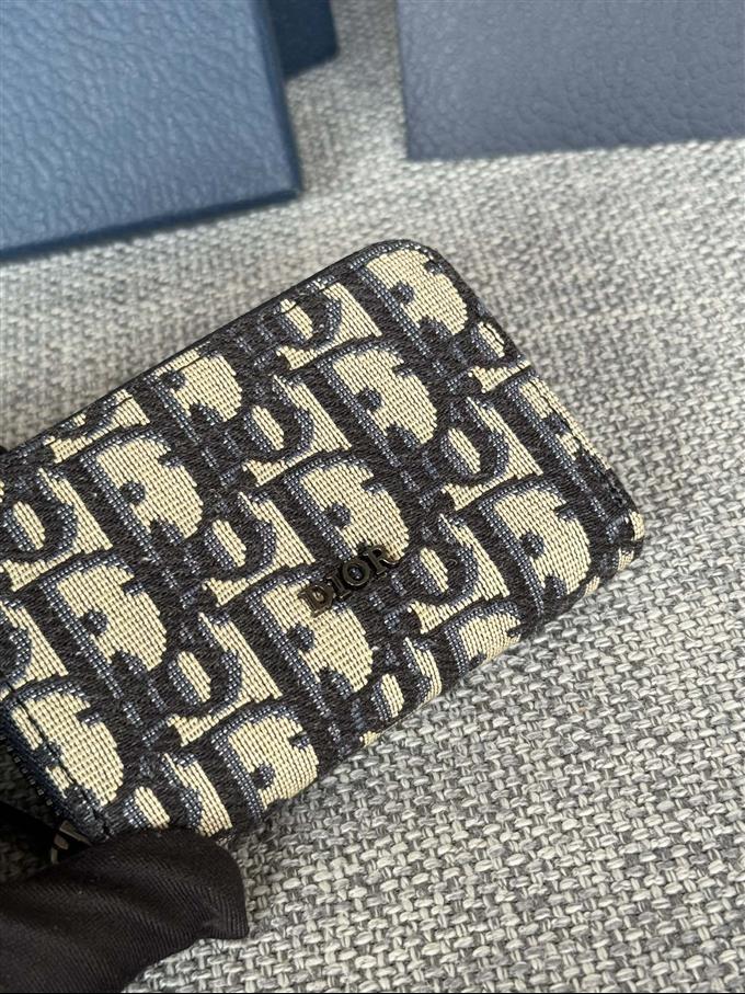 2025228Y230P182125870