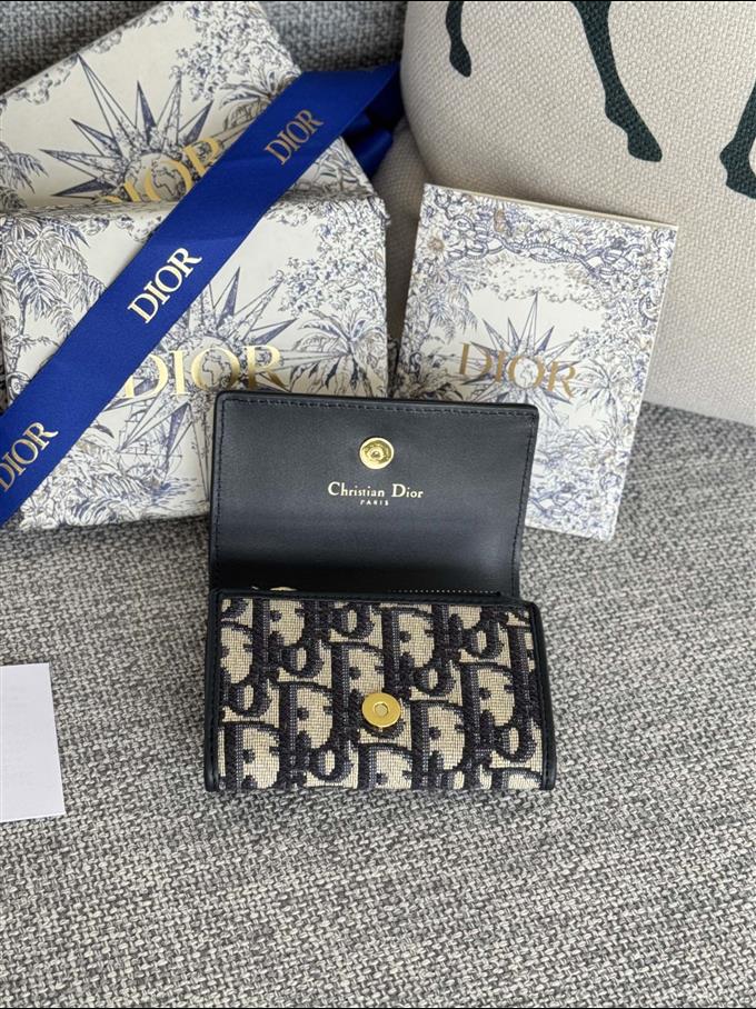 2025228Y230P203542595