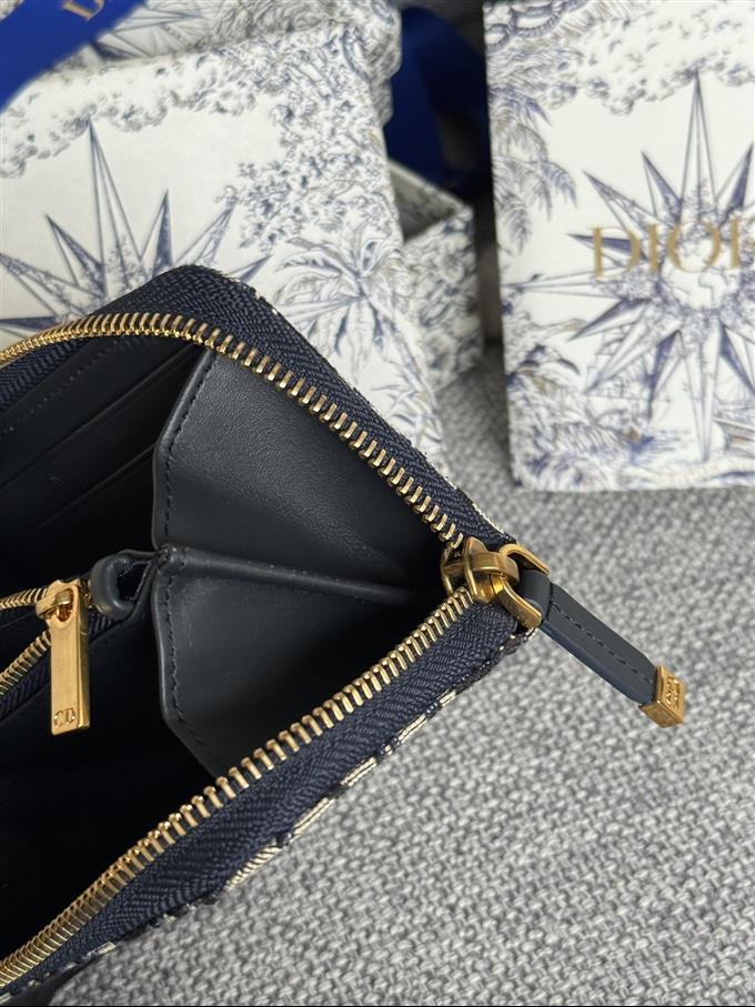 2025228Y230P204615749