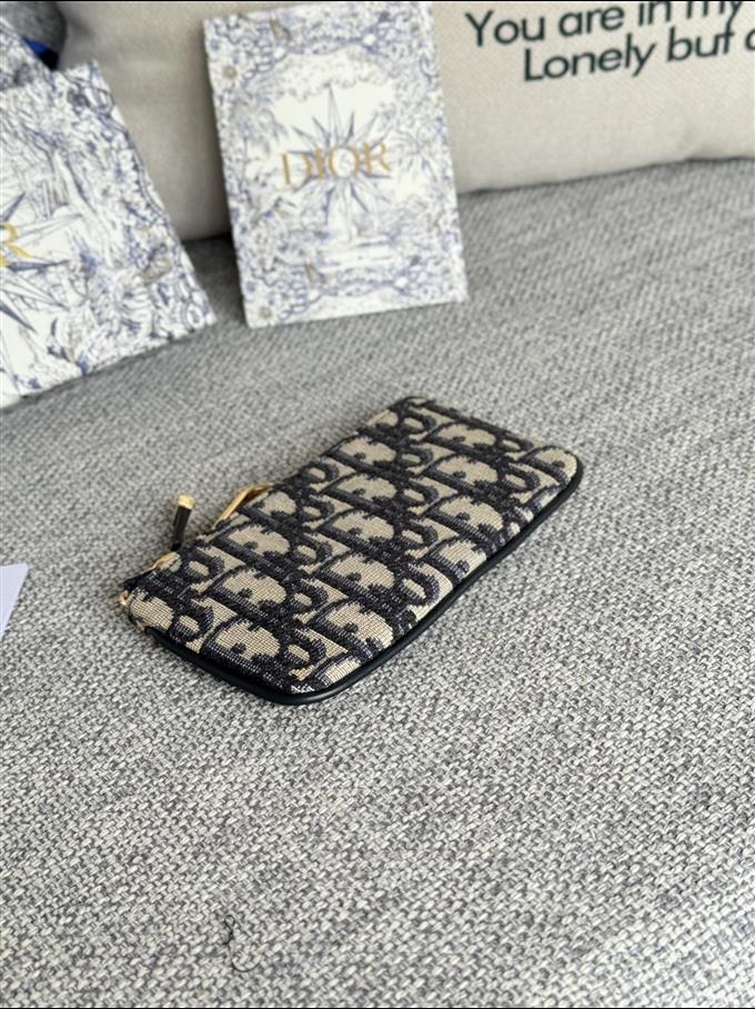 2025228Y240P182126985