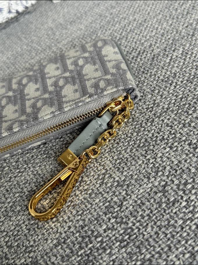 2025228Y240P182127174