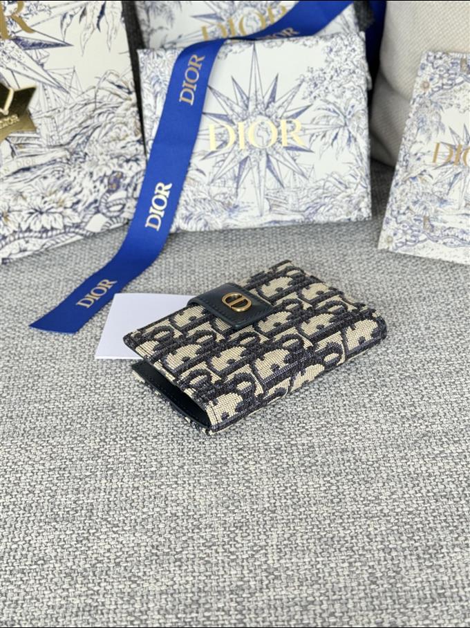 2025228Y240P20354393