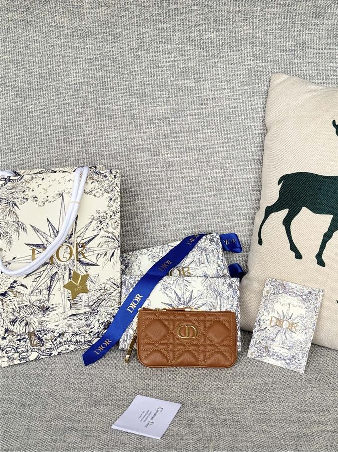 2025228Y250P182127642