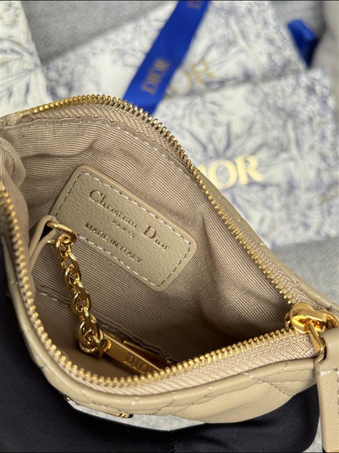 2025228Y250P182128174