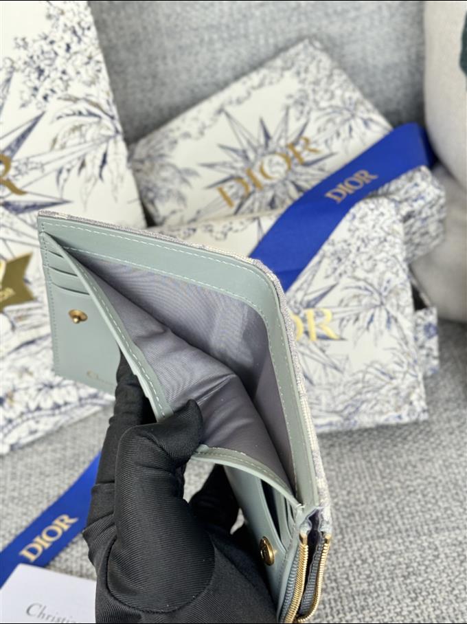 2025228Y250P182128776