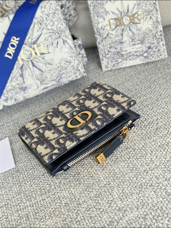 2025228Y250P182128824