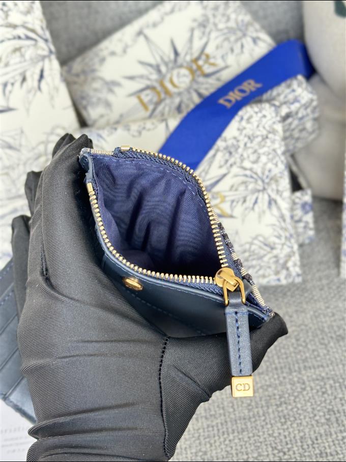 2025228Y250P182128886