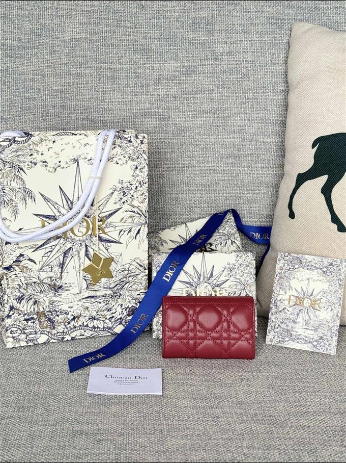 2025228Y250P18213080