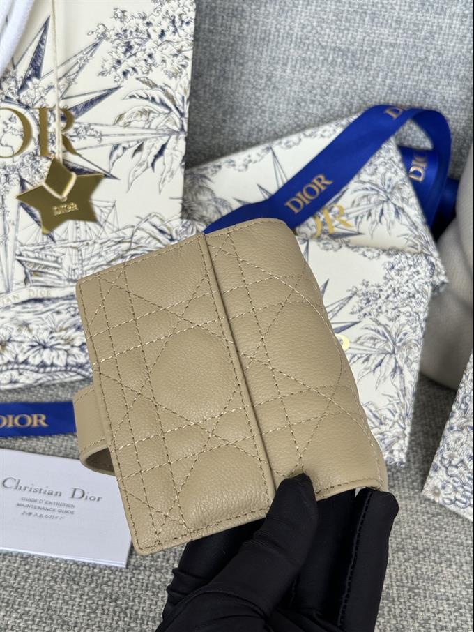 2025228Y250P203545425