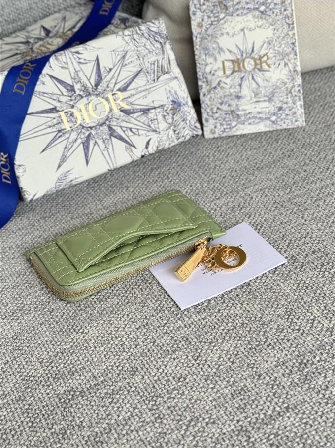 2025228Y250P20376850