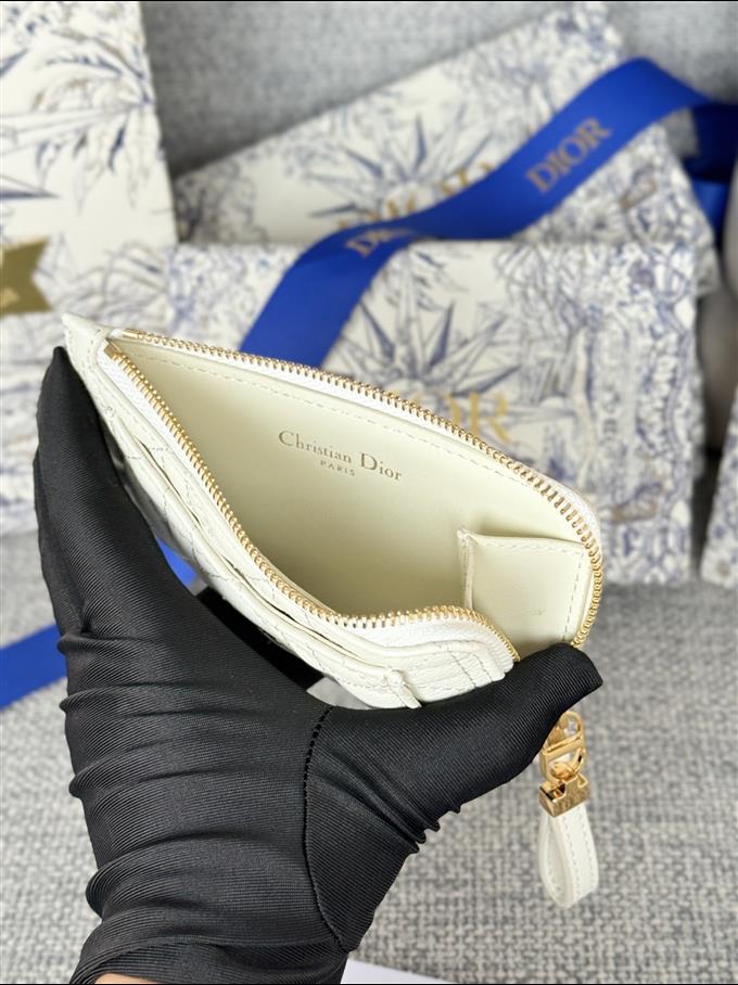 2025228Y250P20378160