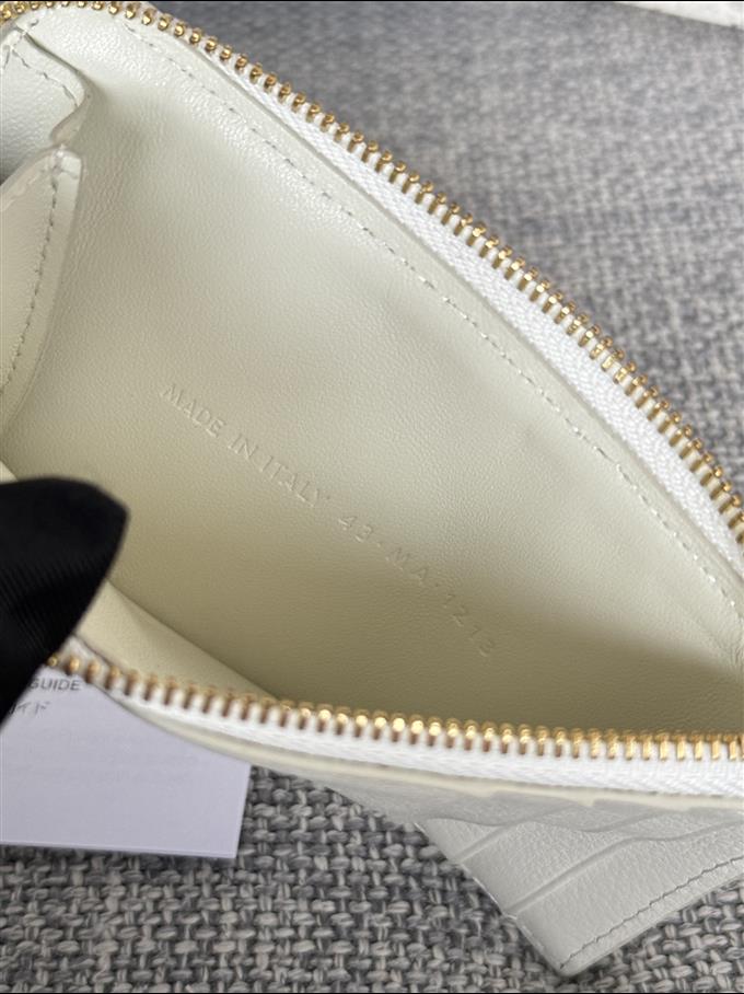 2025228Y250P20378191