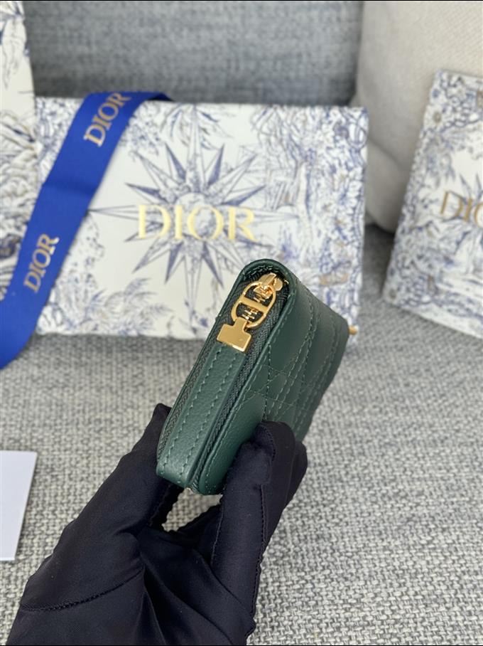 2025228Y270P182135142