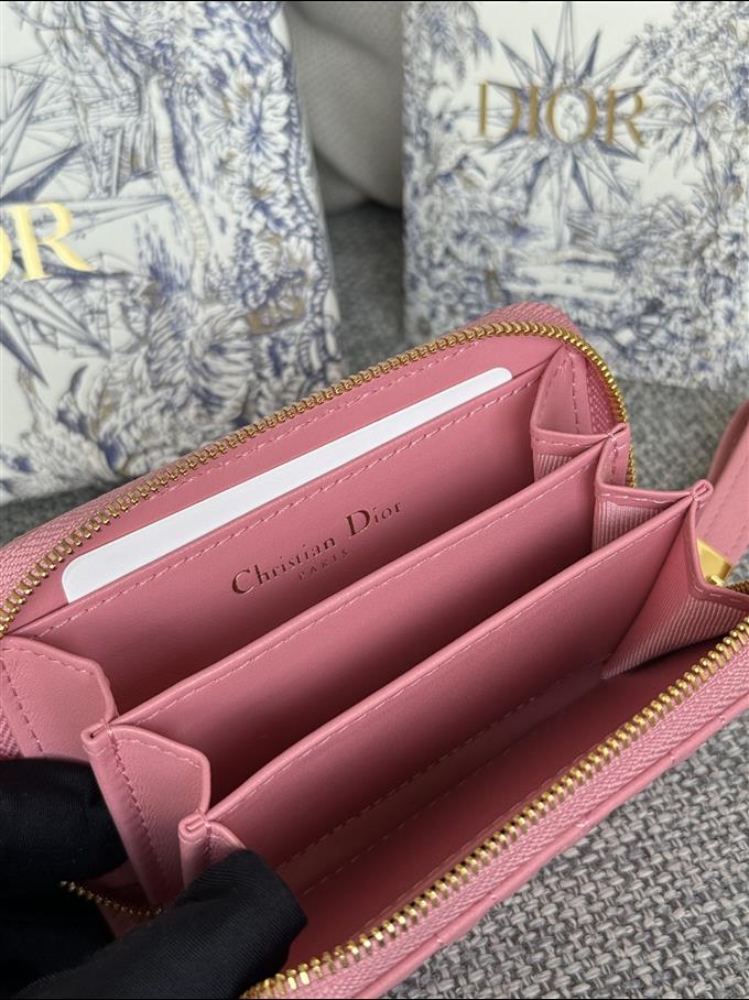 2025228Y270P182135615