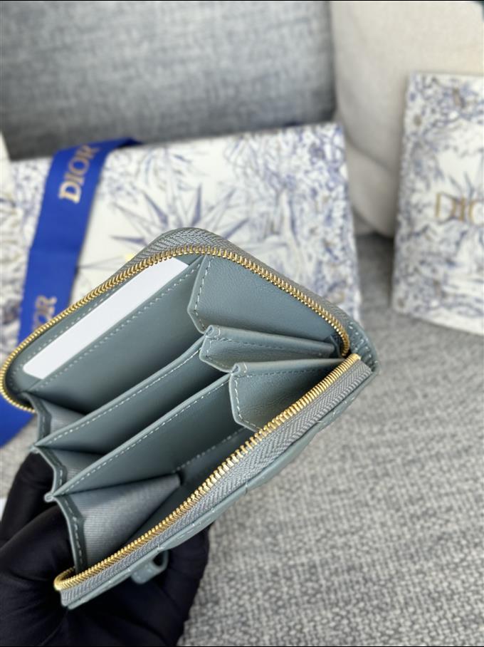 2025228Y270P182135883