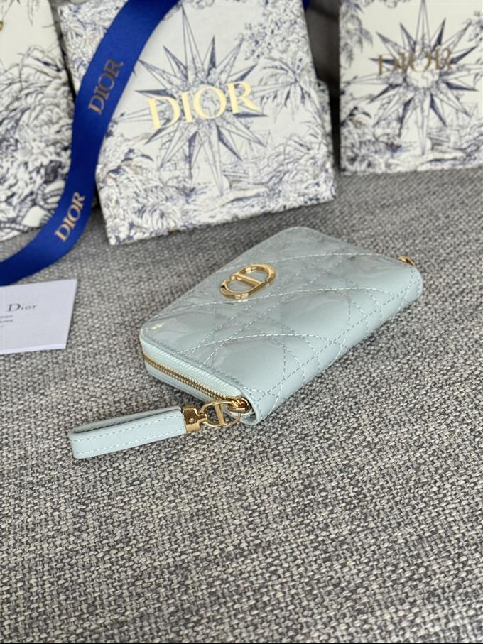 2025228Y270P182136120