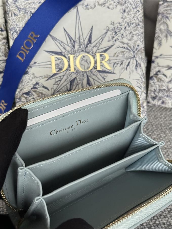 2025228Y270P182136183